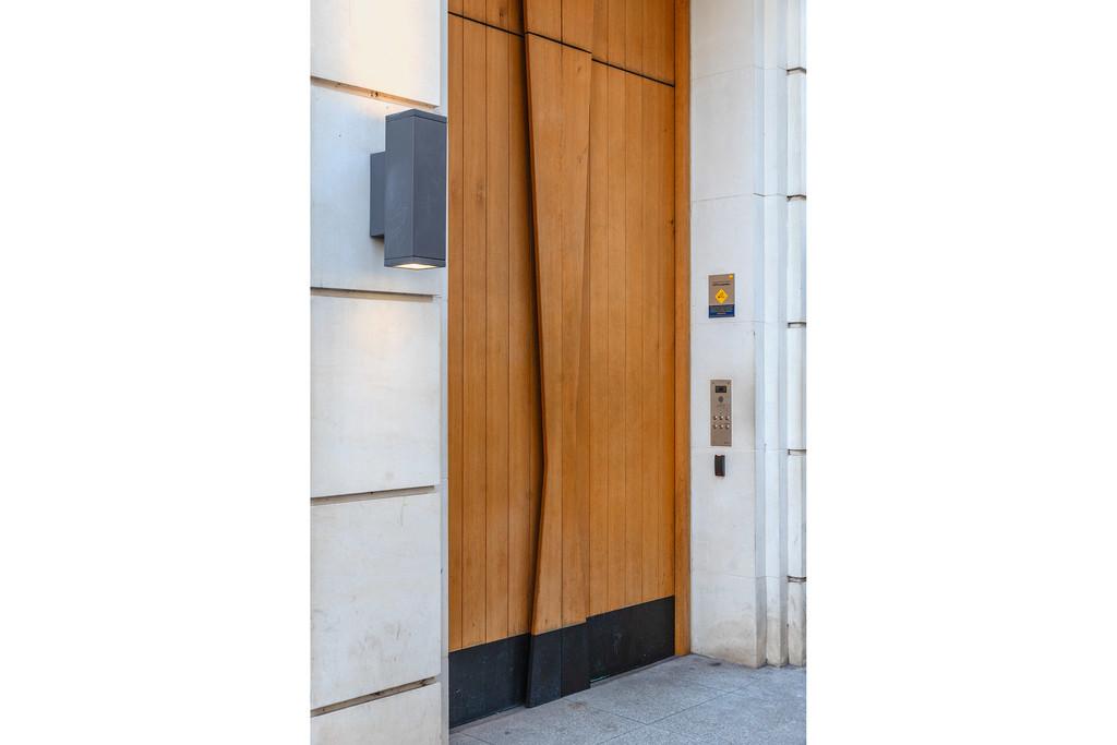 Bennet Street SW1 A entrace