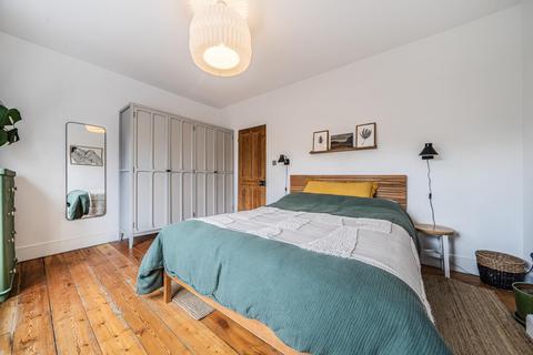 56 Robson Road, London, SE27 9LB