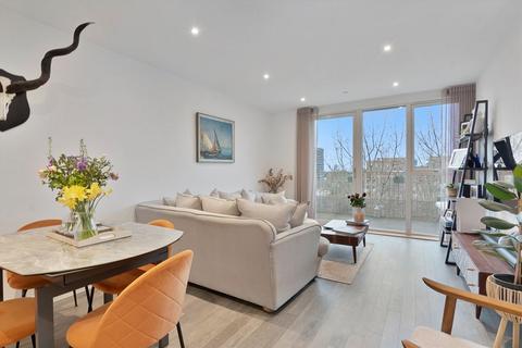 2 bedroom flat for sale, Corbet Gardens, London W3