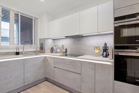 2 bedroom flat for sale, Corbet Gardens, London W3