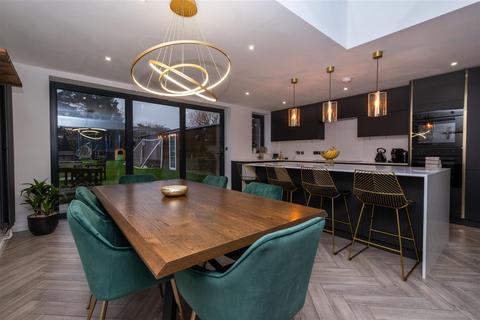 8 Chestnut Drive, Greenhill, Herne Bay, CT6 7PP
