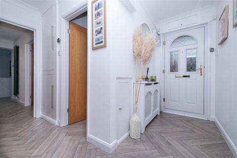 8 Chestnut Drive, Greenhill, Herne Bay, CT6 7PP