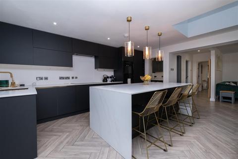 8 Chestnut Drive, Greenhill, Herne Bay, CT6 7PP