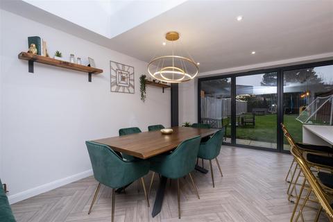 8 Chestnut Drive, Greenhill, Herne Bay, CT6 7PP