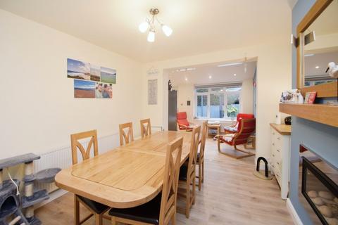 4 Fairway, Shipley, BD18 4RP
