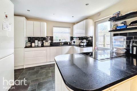 4 bedroom detached house for sale, Gresley Way, March