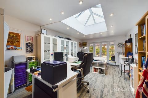 undefined, Main Street, Netherseal