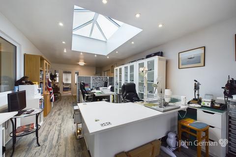 undefined, Main Street, Netherseal