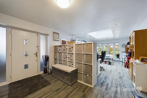 undefined, Main Street, Netherseal