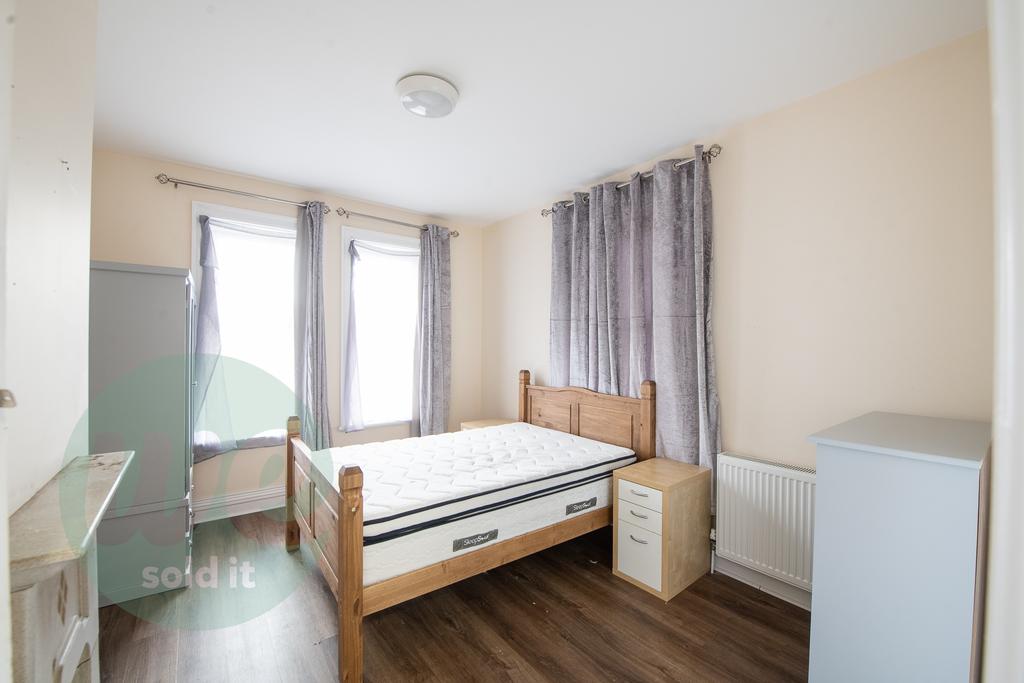 Estate agents aylesbury-25