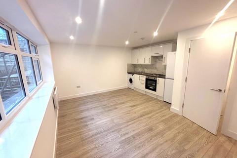 1 bedroom flat to rent, 22 Commercial Way, Woking GU21