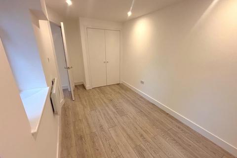 1 bedroom flat to rent, 22 Commercial Way, Woking GU21