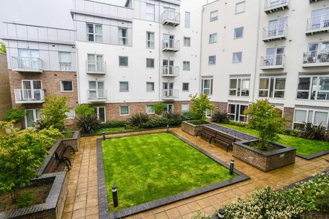 2 bedroom flat for sale, Station View, Guildford, Surrey