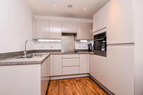 2 bedroom flat for sale, Station View, Guildford, Surrey
