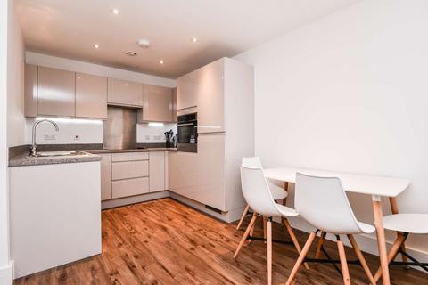 2 bedroom flat for sale, Station View, Guildford, Surrey