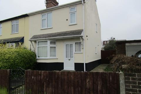 2 bedroom semi-detached house to rent, Tewkesbury Road, Essex CO15