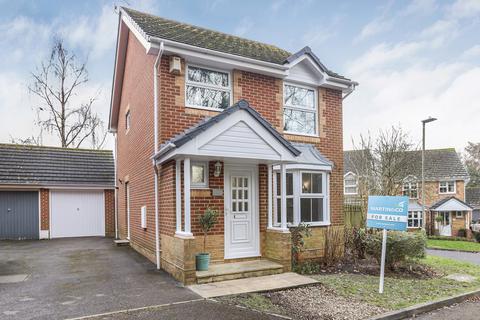 Twin Oaks Close, Broadstone