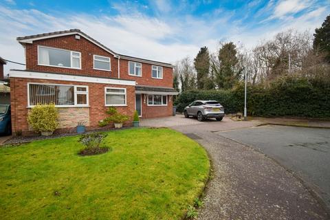 5 bedroom detached house to rent, Cromwell Road, Tamworth