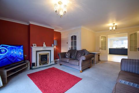 5 bedroom detached house to rent, Cromwell Road, Tamworth