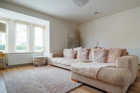 48 Dalziel Drive, Whittington, Worcester, WR5 2QY