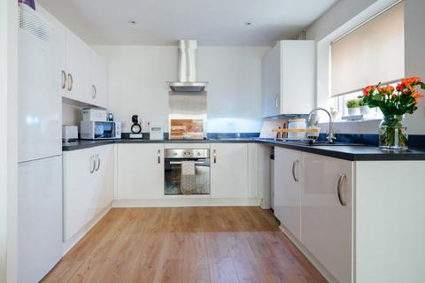48 Dalziel Drive, Whittington, Worcester, WR5 2QY
