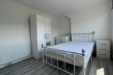 undefined, Avondale Road, Luton, Bedfordshire