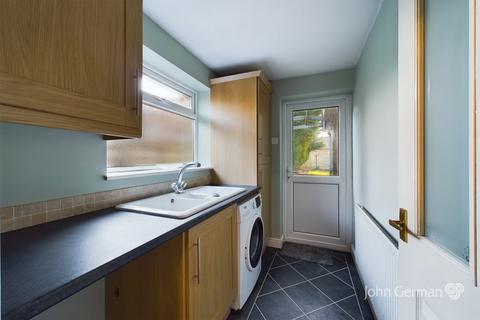 6 Berry Gardens, Burton-on-trent, DE15 0EE