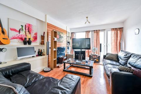 2 bedroom flat for sale, Delverton Road, Kennington, London, SE17