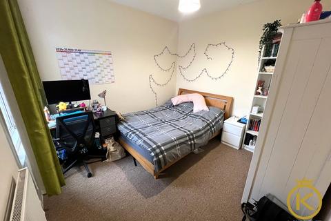 4 bedroom terraced house to rent, Northcote Road, Southsea