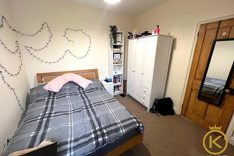 4 bedroom terraced house to rent, Northcote Road, Southsea