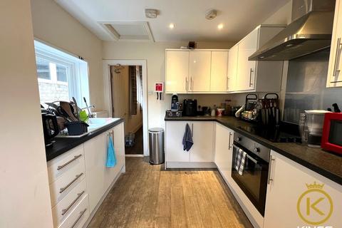 4 bedroom terraced house to rent, Northcote Road, Southsea