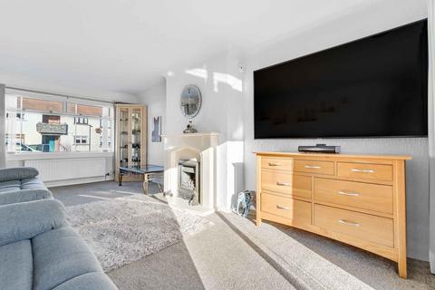 10 Glendale Crescent, Ayr, KA7 3SQ