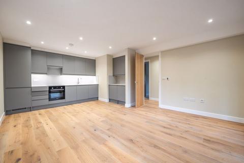 3 bedroom apartment to rent, Grovelands Road, West Purley