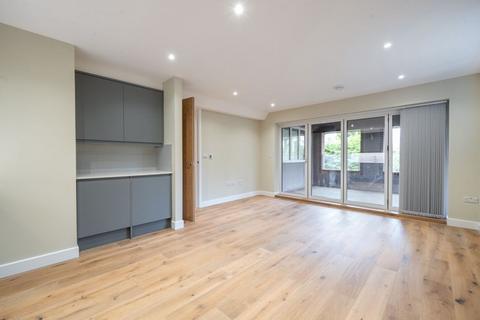 3 bedroom apartment to rent, Grovelands Road, West Purley