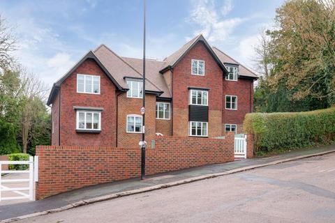 3 bedroom apartment to rent, Grovelands Road, West Purley