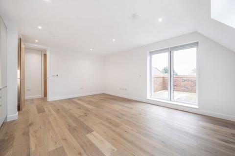 3 bedroom apartment to rent, Grovelands Road, West Purley