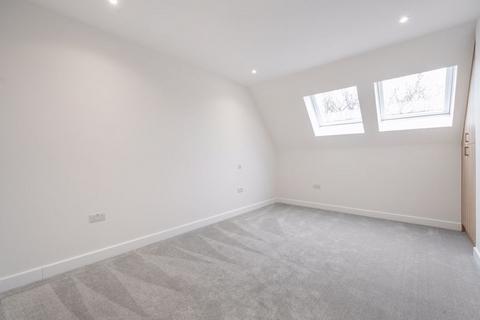 3 bedroom apartment to rent, Grovelands Road, West Purley