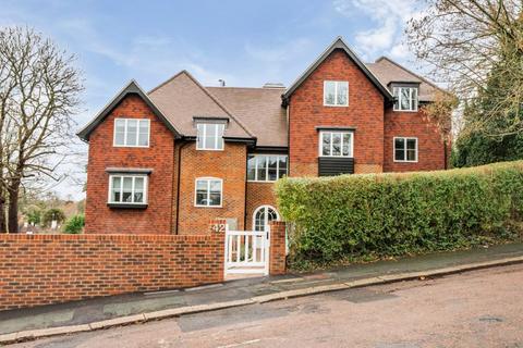 3 bedroom apartment to rent, Grovelands Road, West Purley