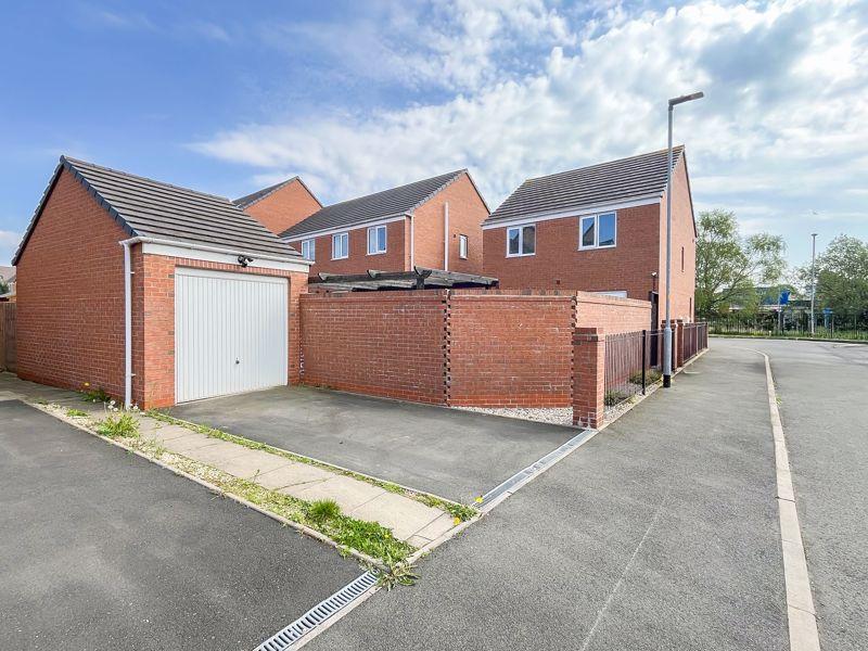 Detached garage