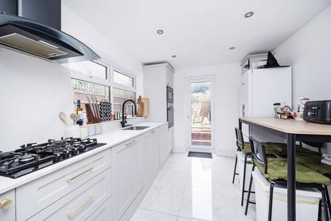 3 bedroom maisonette for sale, Penshurst Road, Victoria Park, London, E9