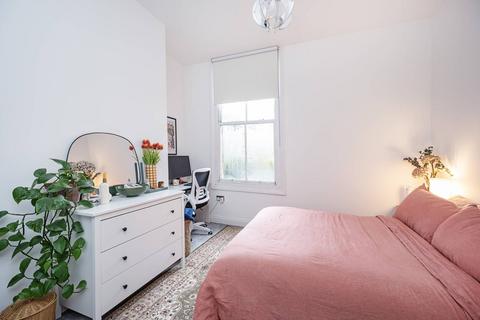 31a Penshurst Road, London, E9 7DT