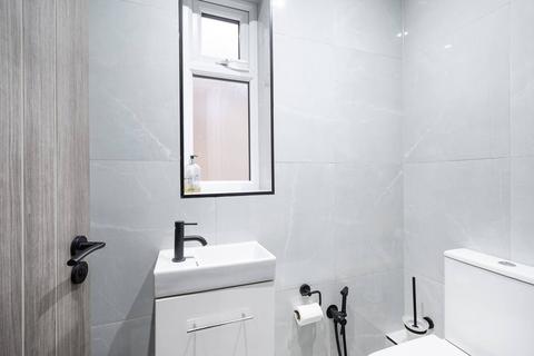 31a Penshurst Road, London, E9 7DT