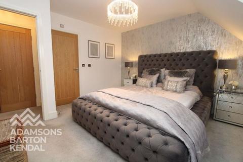 4 Lockside, Littleborough, OL15 0HX