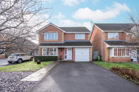 4 bedroom detached house for sale, Aviary Close, Chichester