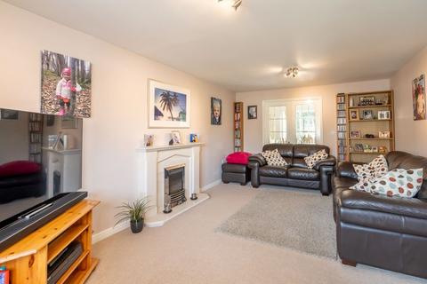 4 bedroom detached house for sale, Aviary Close, Chichester