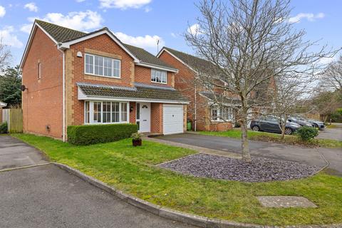 4 bedroom detached house for sale, Aviary Close, Chichester