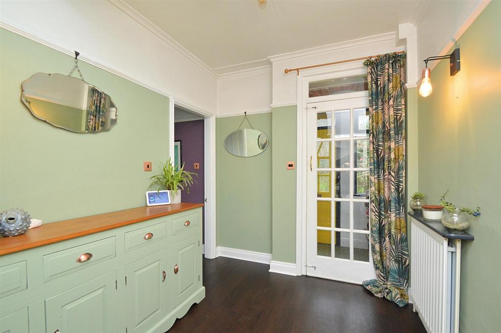 Resized NEWEnt Hall2.jpg