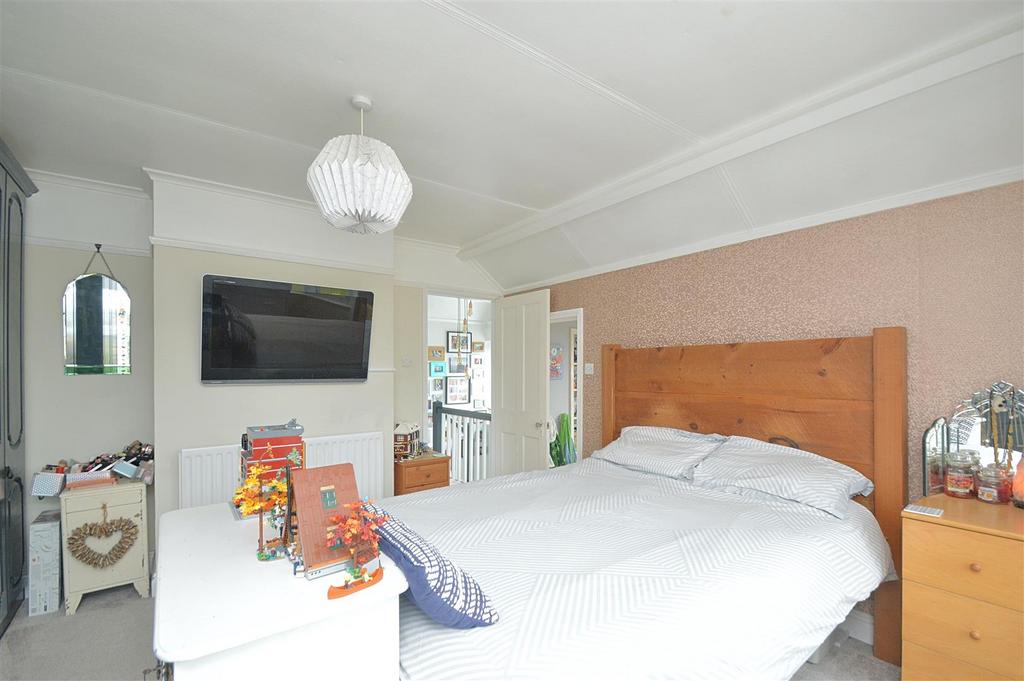 Bed1b.jpg