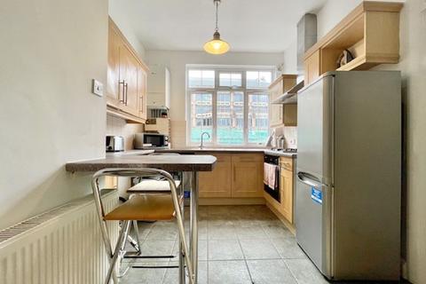 2 bedroom apartment for sale, Cartwright Street, Tower Hill, E1