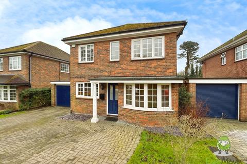 4 bedroom detached house for sale, Wykeham Drive, Basingstoke, Hampshire, RG23